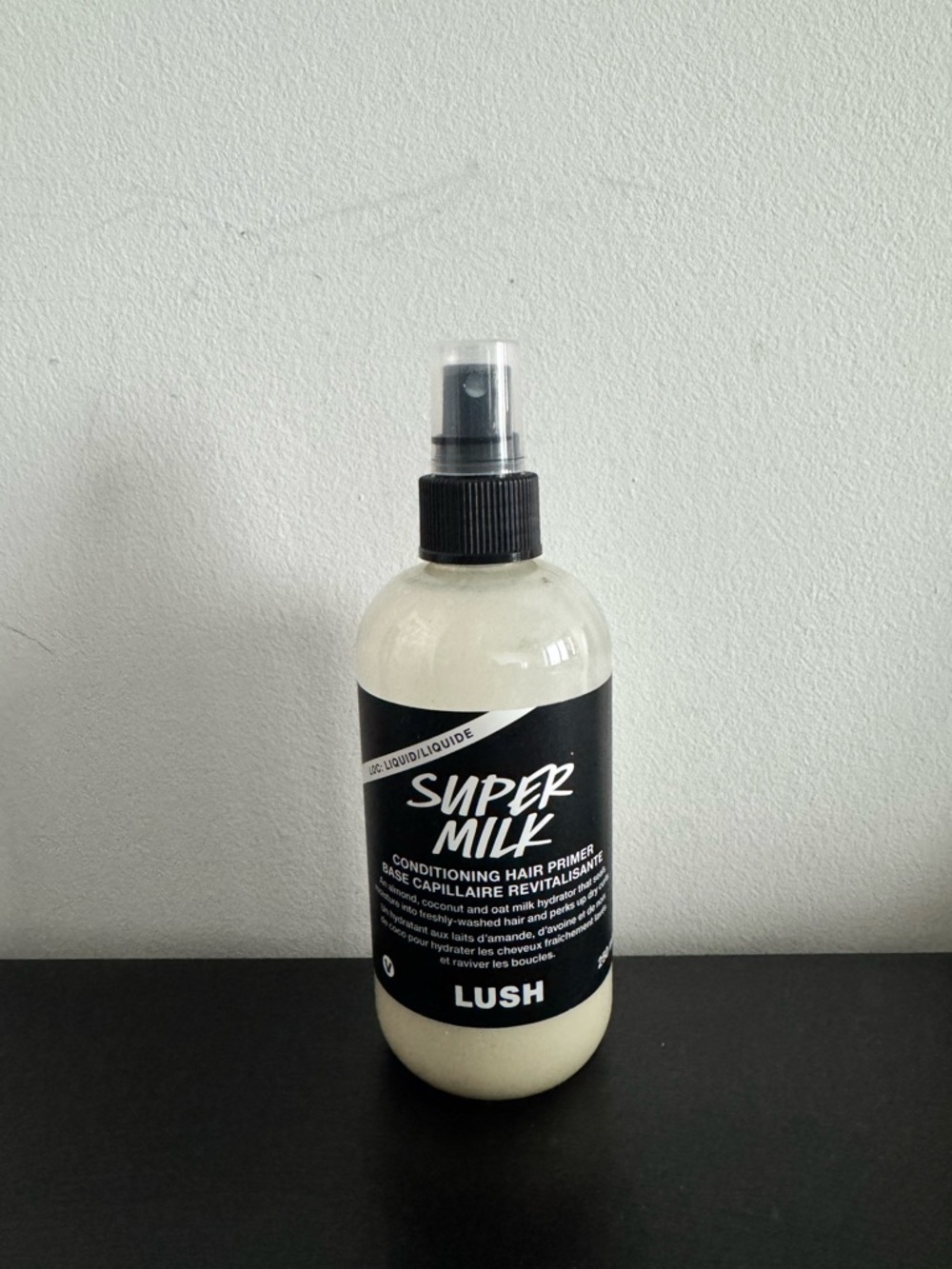 Lush Super Milk Conditioning Hair Primer - Black and Cream